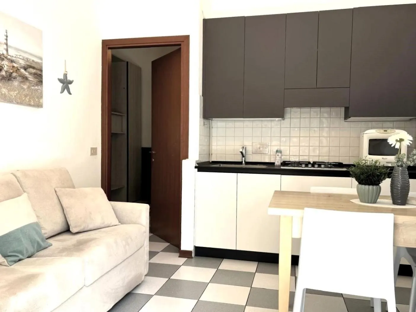 Appartamenti Casa De Lazzari - Piazza Brescia - Adria Holiday Jesolo - Family Apartments  Lido di Jesolo